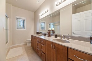 Shower, hair dryer, towels, soap - Cozy Black Hills Cabin! -- Morning Star Lodge (Lead)