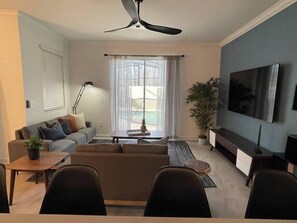 TV, offices - SL 4Br walking distance to club (kissimmee)
