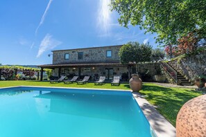 Piscina a l'aire lliure