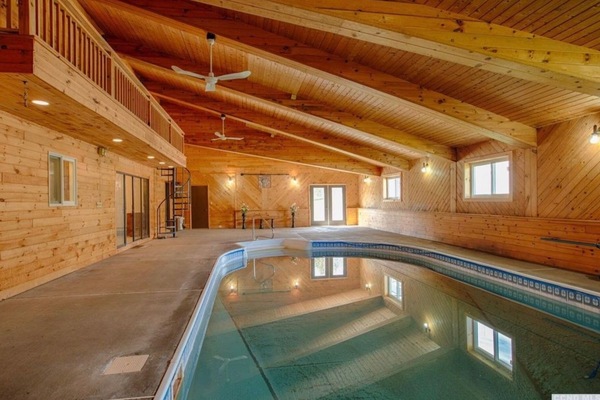 Innenpool, beheizter Pool