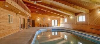 Serene Cozy Vacation House with indoor heating pool