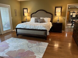 3 bedrooms, iron/ironing board, free WiFi, bed sheets
