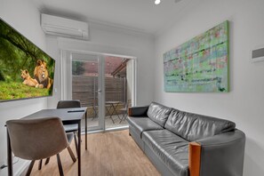 精選公寓 (2 - Ground with Patio) | 庭園景