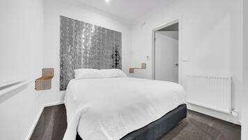 Executive appartement, 1 queensize bed (1 - Ground Floor) | 1 slaapkamer, luxe beddengoed, pillowtop-bedden