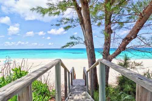 Sea Coral Cottage - a Bahamian oceanside paradise!