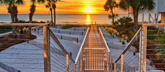 Northern Palms Cape San Blas- Gulf Front, Elevator, Pool.