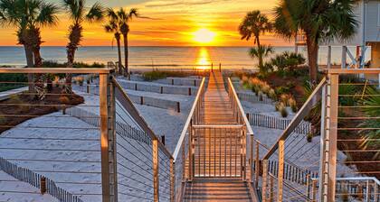 Northern Palms Cape San Blas- Gulf Front, Elevator, Pool.