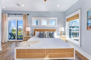 5 chambres, fer et planche à repasser, lit de bébé portatif, Wi-Fi