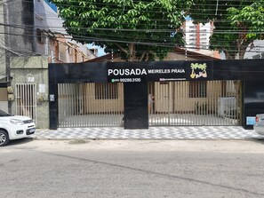 Front of property - Pousada Meireles Praia (Fortaleza)