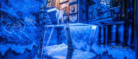 9 bedrooms, iron/ironing board, WiFi, bed sheets