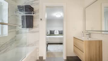 Shower, towels