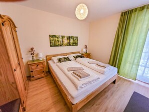 1 bedroom, iron/ironing board, free WiFi, bed sheets