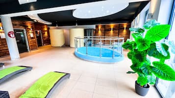 Een verwarmd zwembad