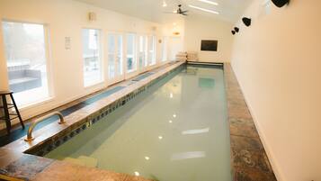 Innenpool, beheizter Pool