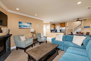 Flat-screen TV, fireplace, foosball, table tennis