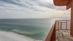 A balcony with a view of the ocean and beach. - 3 Bedroom in Shores of Panama - Penthouse with amazing views! (Panama City)
