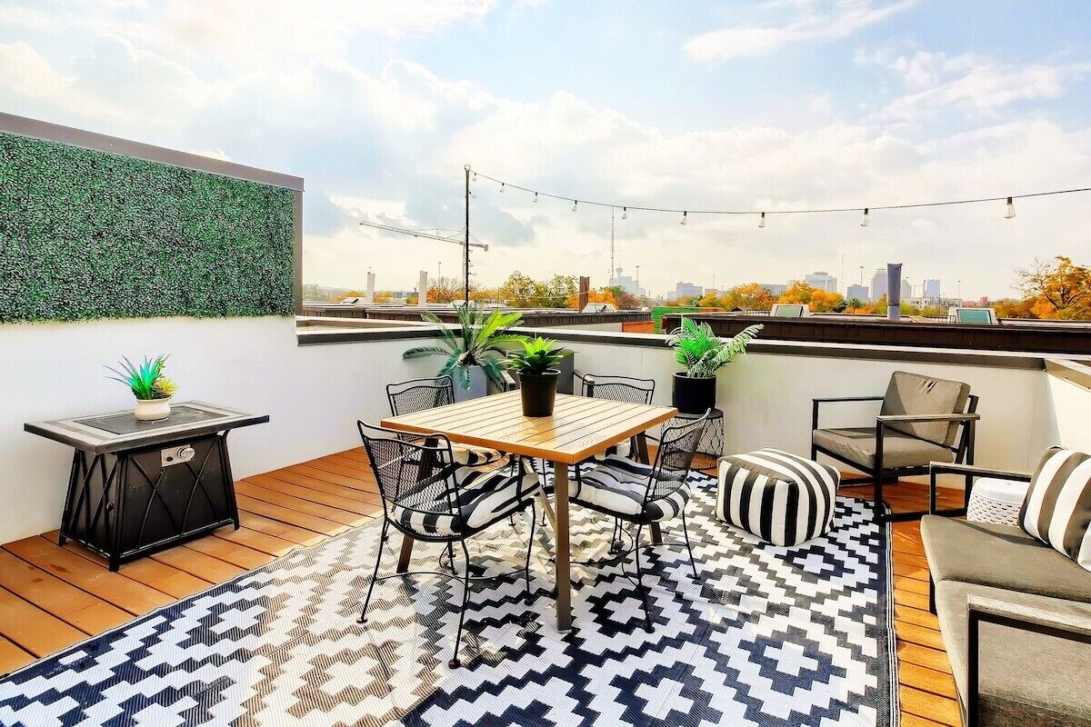 Pearl House: Rooftop Deck/Pool/Walk 2 Pearl