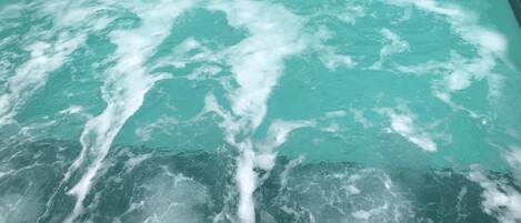 Et oppvarmet basseng