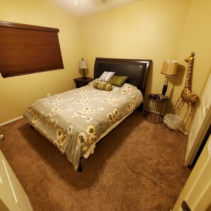 4 bedrooms, iron/ironing board, free WiFi, bed sheets