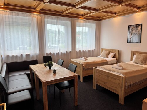 Modernes Apartment in Zentrum, Anbindung Stuttgart, Märklineum und EWS Arena.