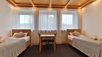 2 bedrooms, iron/ironing board, travel cot, free WiFi