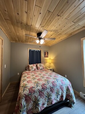 2 室のベッドルーム、WiFi、ベッドシーツ