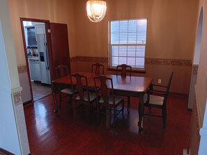 Dining - Spacious 4 bedroom  vacation home (New Orleans)