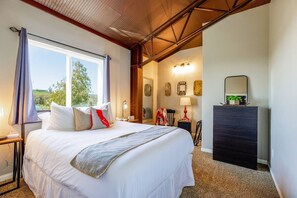 5 bedrooms, iron/ironing board, free WiFi, bed sheets