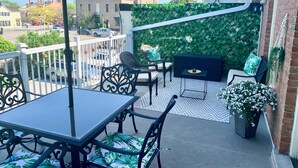 Rom – royal, ikke-røyk, byutsikt | Terrasse/patio