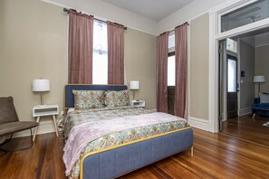 3 bedrooms, desk, iron/ironing board, travel cot - Van Frank Cottage 3bd/2ba Downtown Little Rock (Little Rock)