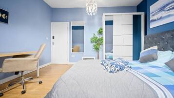 3 dormitoris, escriptori, planxa i posts de planxar i wifi