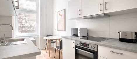 Fridge, microwave, oven, dishwasher