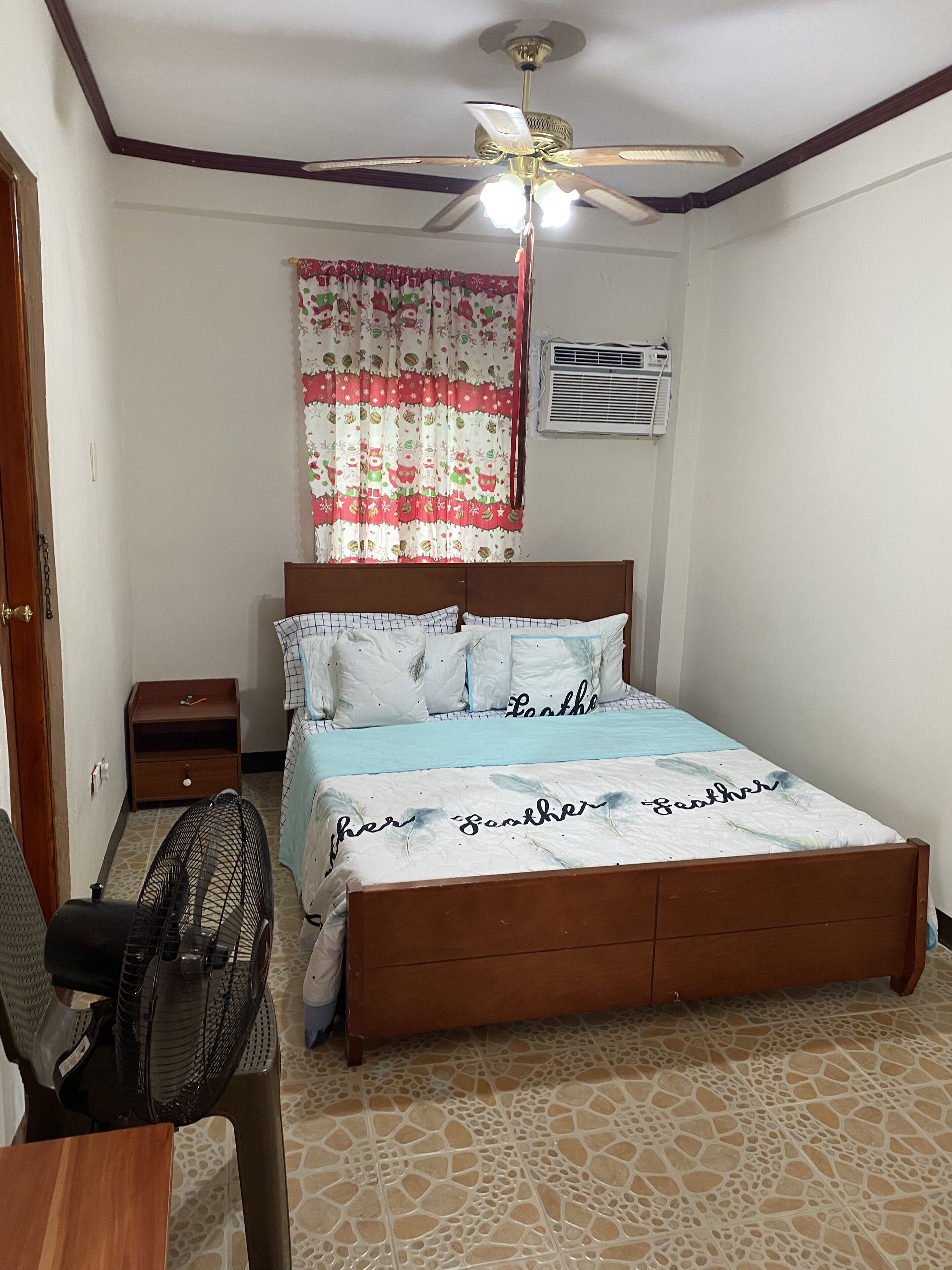 2 bedrooms, laptop workspace, blackout drapes, soundproofing