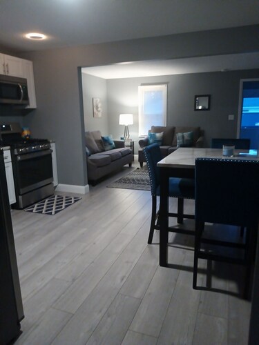 Newly renovated home 5 minutes from beach, dining and recreation