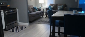 Newly renovated home 5 minutes from beach, dining and recreation