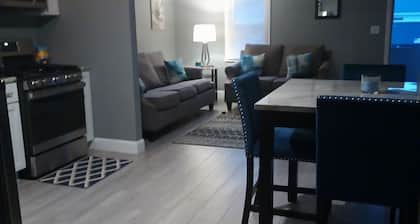 Newly renovated home 5 minutes from beach, dining and recreation