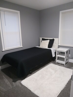 4 makuuhuonetta, ilmainen Wi-Fi, vuodevaatteet