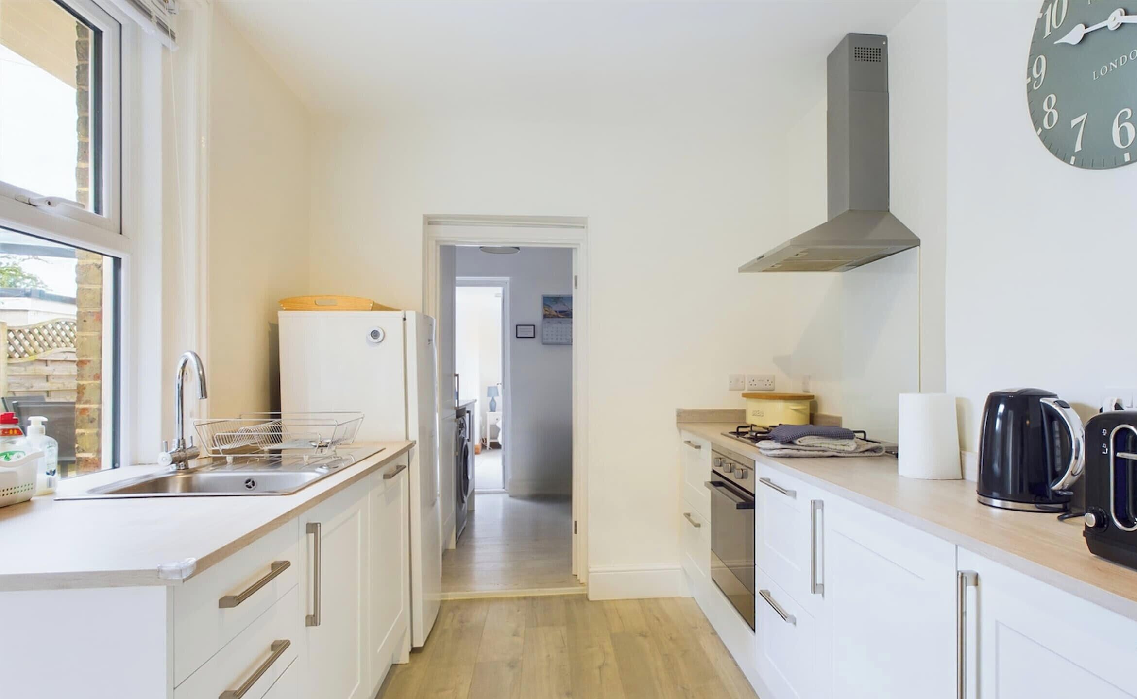 Réfrigérateur, micro-ondes, four, lave-vaisselle