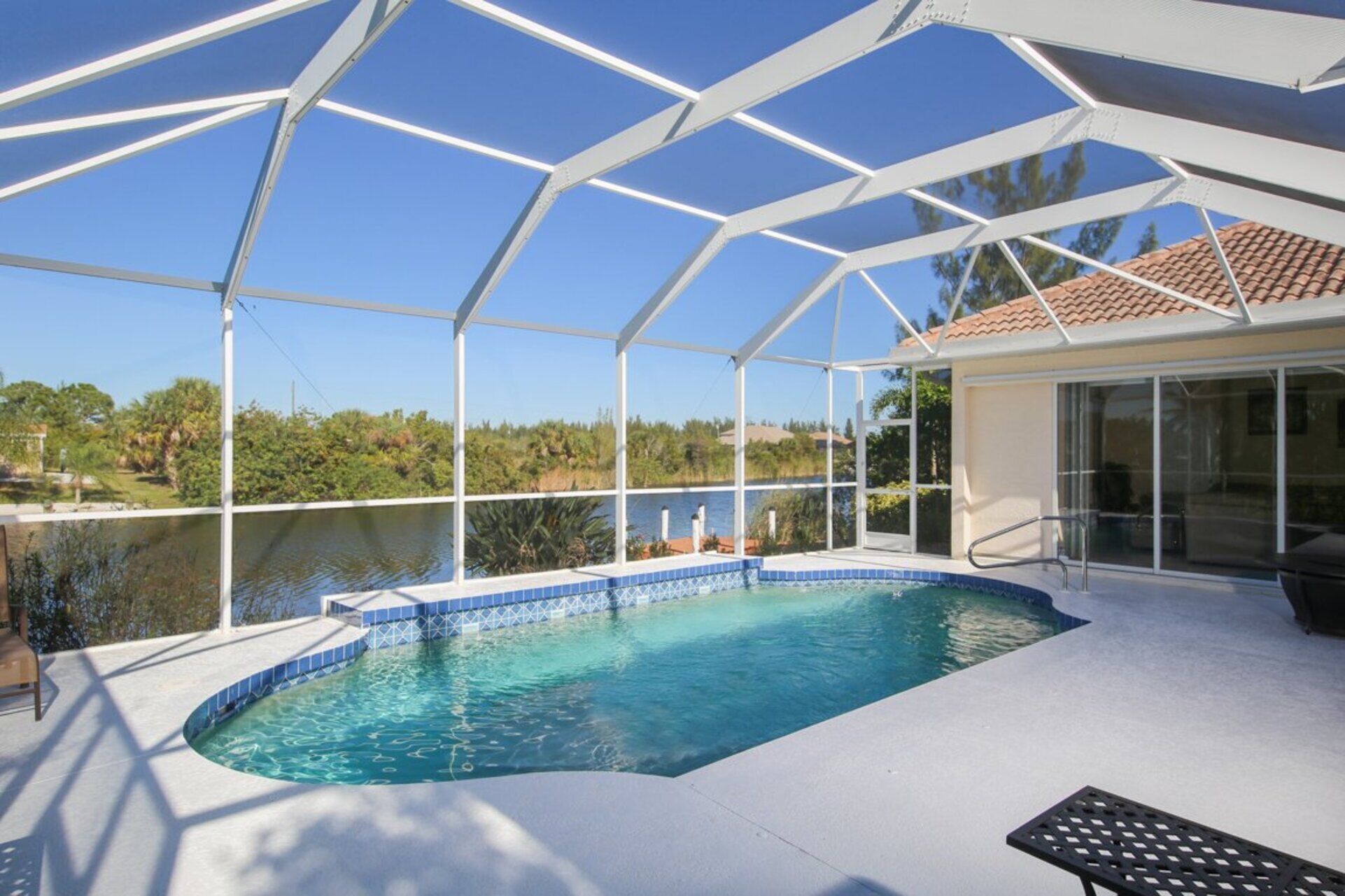 Et oppvarmet basseng