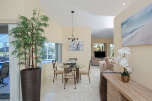 Dining - Luxury 4 Bed Villa with Private Jetty, Charlotte Harbour Villa 5811 (Charlotte County)
