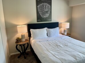 2 habitaciones, tabla de planchar con plancha, wifi y ropa de cama 