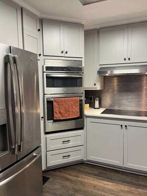 Fridge, microwave, oven, stovetop - Modern Lakefront Views at Lake Hickory Haven (Hickory)
