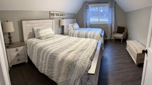 3 bedrooms, iron/ironing board, Internet