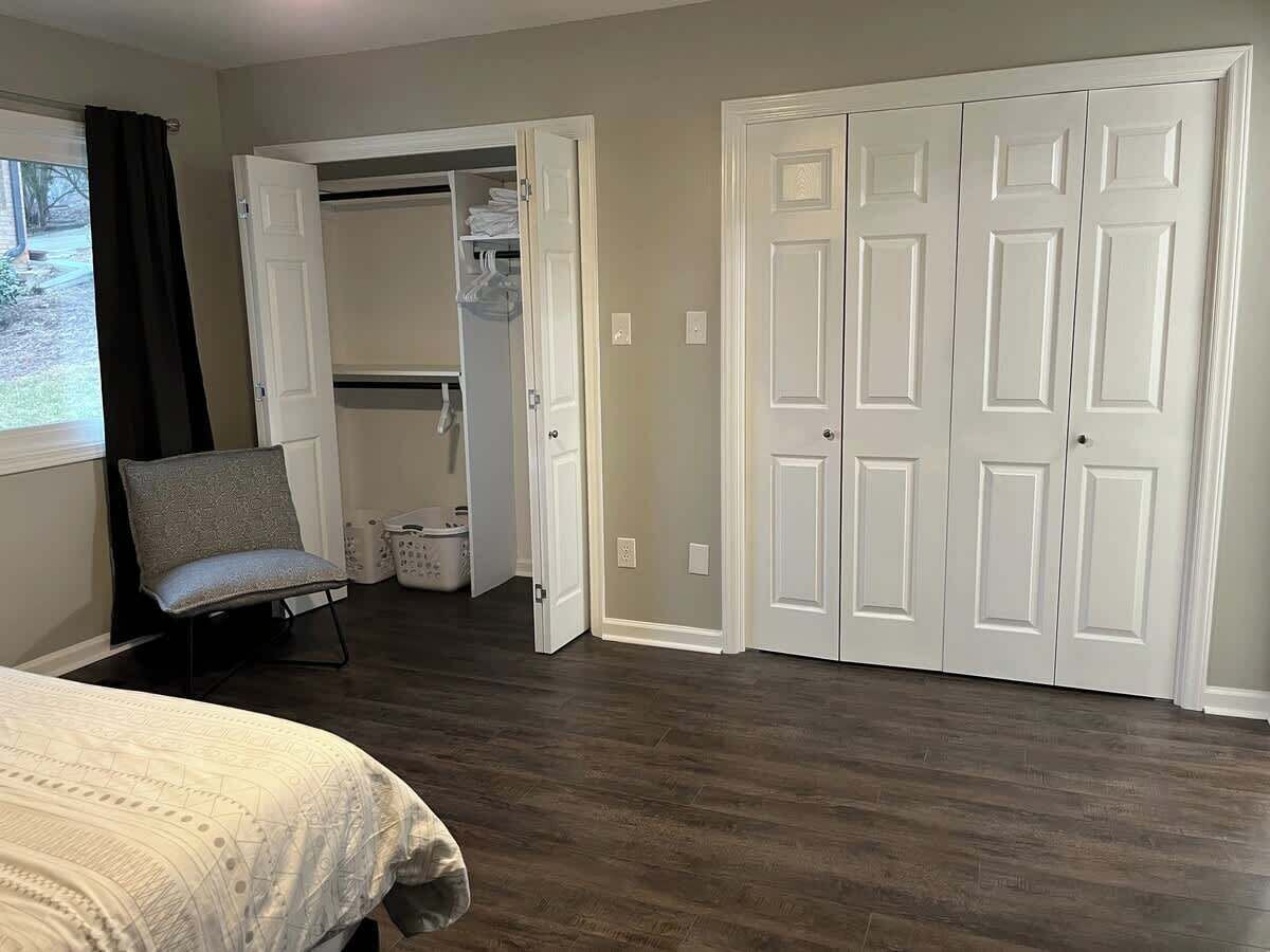 3 bedrooms, iron/ironing board, internet