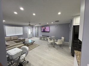 Televisión y impresora 