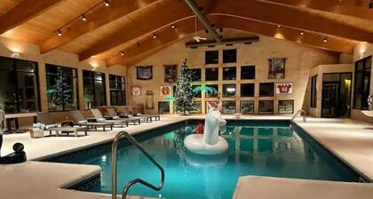 Stien Oasis: Heated Indoor Pool Oasis With Theater, Bar&Tennis Court.