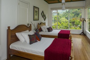 Individually decorated, free WiFi - Hacienda Charrascal Coffe Farm (Manizales)