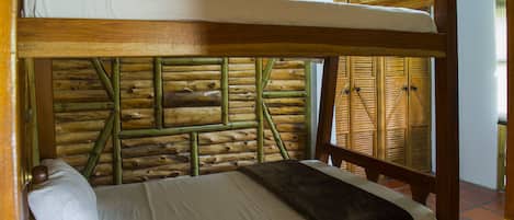 2 bedrooms, individually decorated, free WiFi