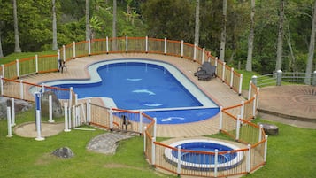 2 outdoor pools