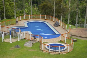 2 outdoor pools